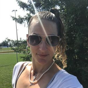 Meet your Posher, Monica